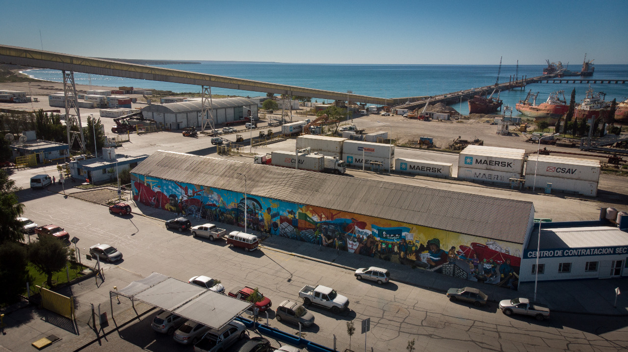 Quedó inaugurado el mural «Vida Portuaria» en el Muelle Storni