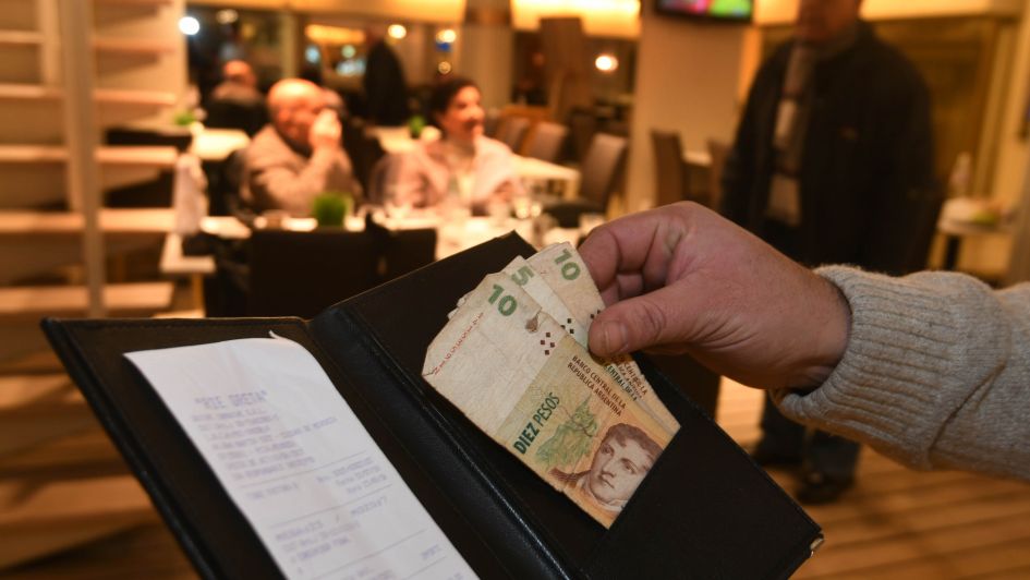 ¿SE VA LA PROPINA Y VUELVE EL LAUDO GASTRONÓMICO?