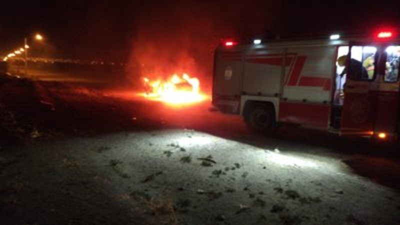 LE PRENDIERON FUEGO EL AUTO A LA MADRE DE LA JOVEN QUE DENUNCIÓ A SU EX