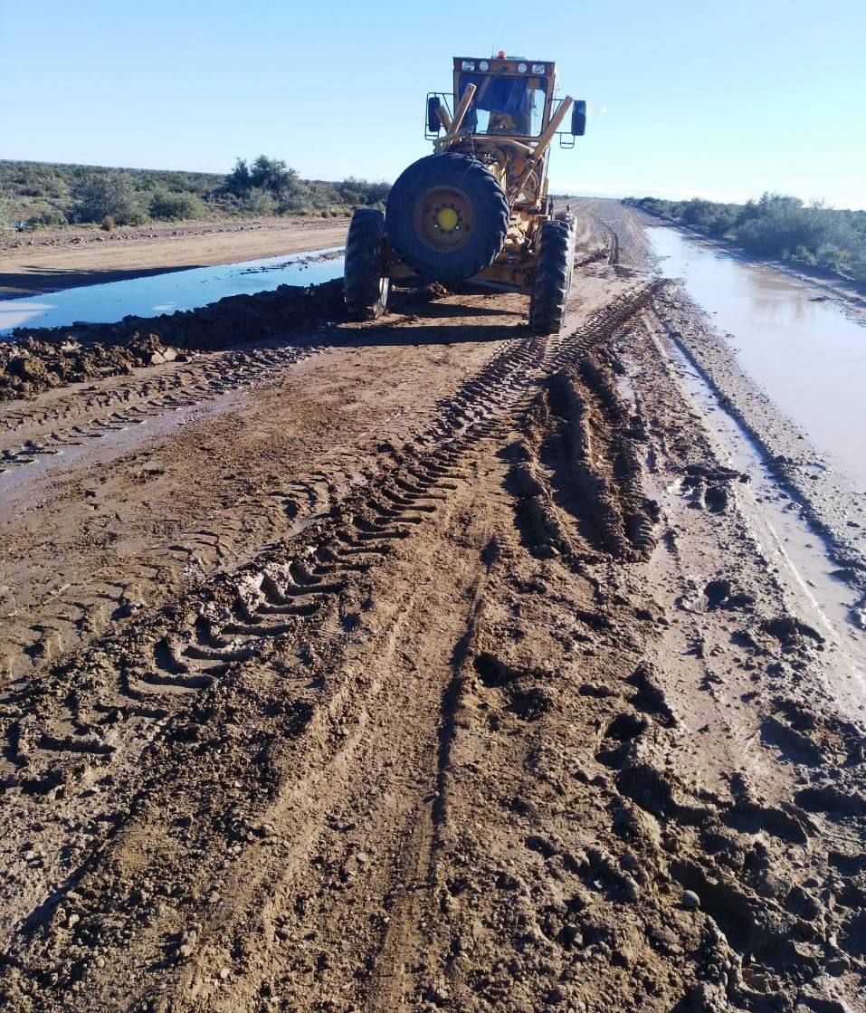 VIALIDAD PROVINCIAL TRABAJA SOBRE LA RUTA MADRYN – RAWSON