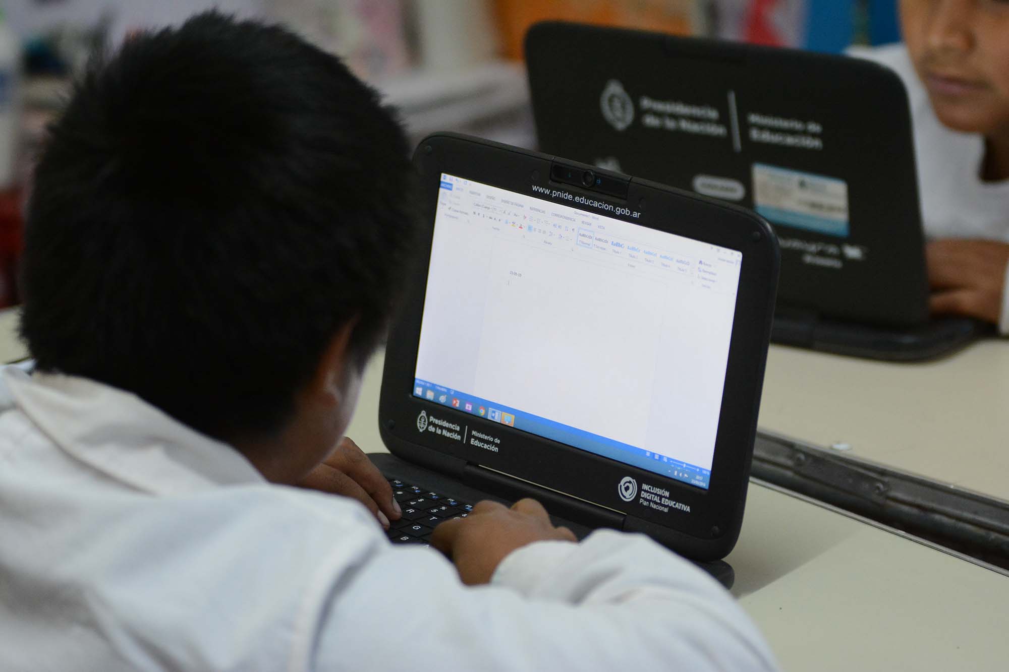 AULAS DIGITALES MÓVILES: BRINDAN CAPACITACIÓN A DOCENTES