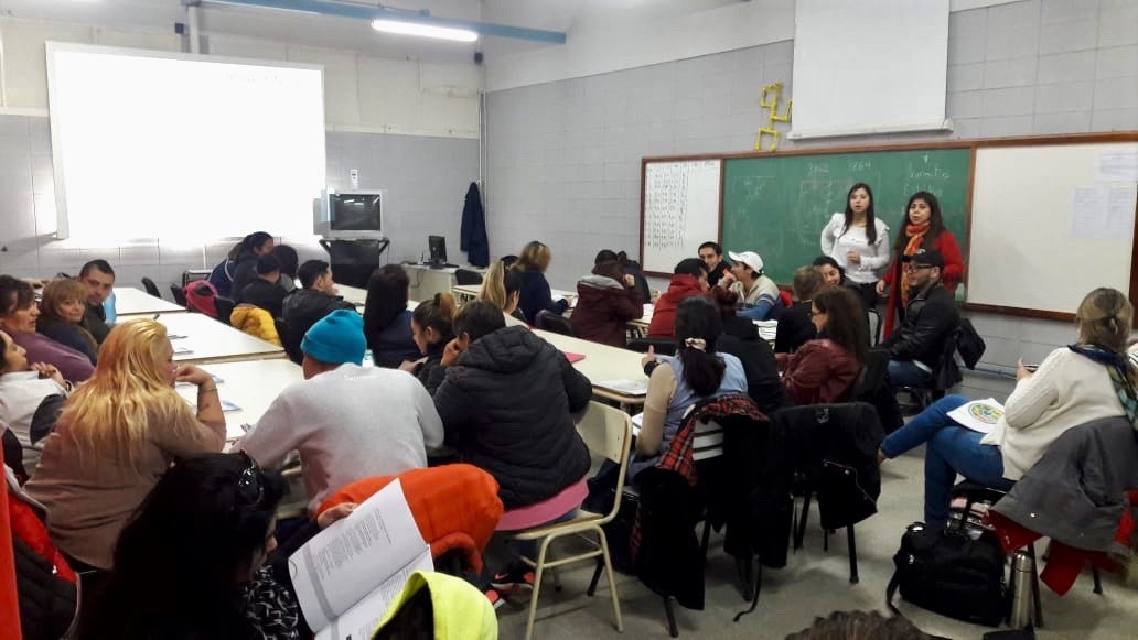 BRINDAN CAPACITACIÓN SOBRE HIGIENE Y MANIPULACIÓN DE ALIMENTOS