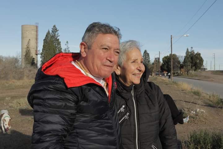 VETERANO DE MALVINAS ENCONTRÓ A LA MUJER QUE LE DIO DE COMER EN MADRYN