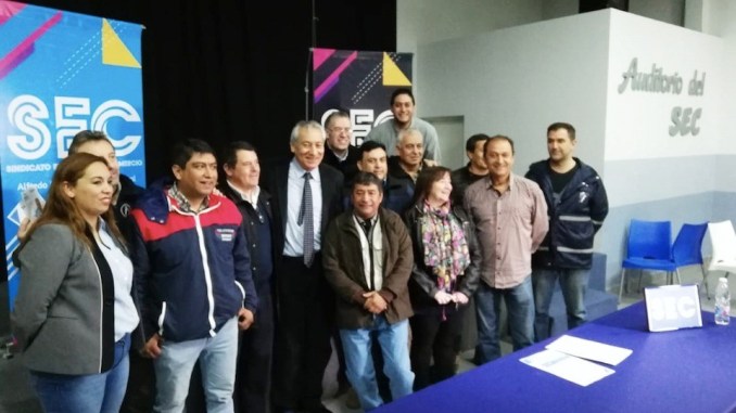 BELIZ FIRMÓ CONVENIOS CON DISTINTOS GREMIOS DE CHUBUT