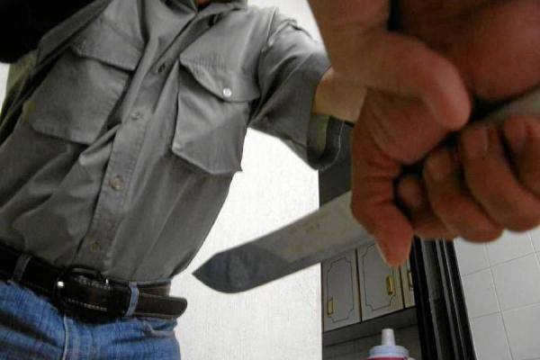 UN DETENIDO POR HERIR A UNA PAREJA MAYOR DE EDAD