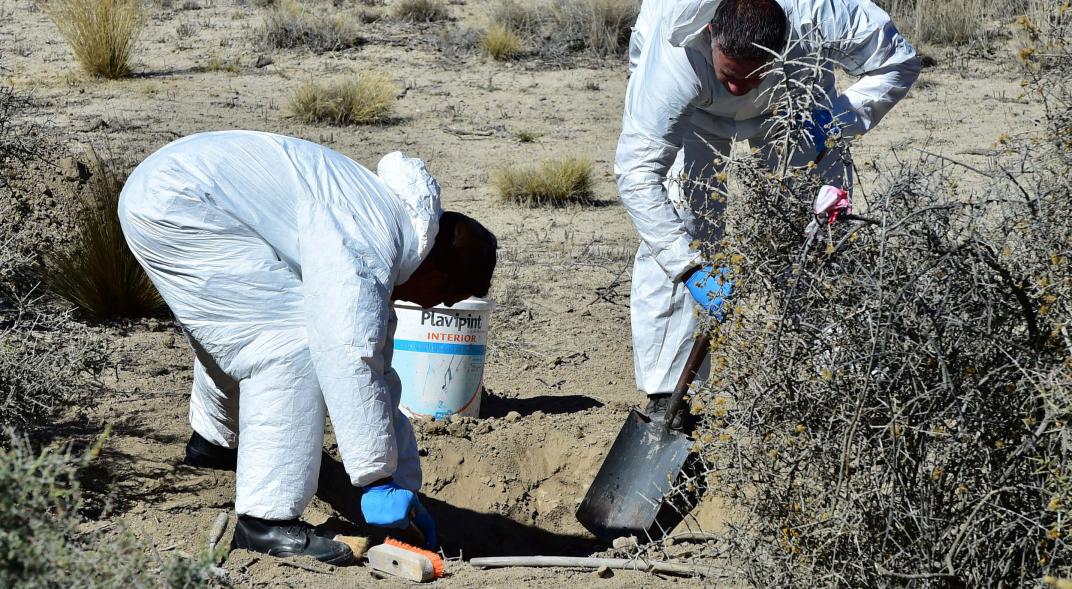 DENUNCIAN QUE DESTROZARON LA TUMBA DE HÉCTOR “PATO” LOPEZ