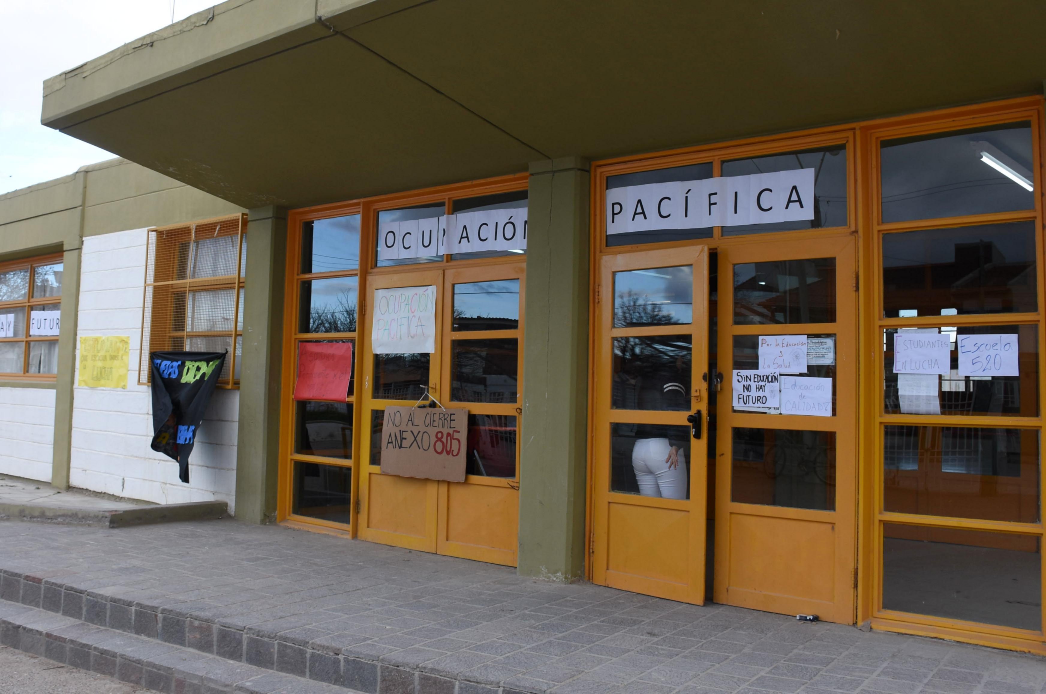 ESTUDIANTES TOMARON LA ESCUELA POLITÉCNICA