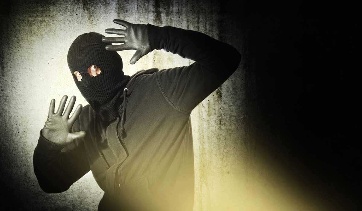 LO AGARRARON TRAS INTENTAR ROBAR EN UNA CASA