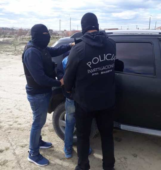 DETUVIERON A DOS PERSONAS TRAS VARIOS ALLANAMIENTOS POR UN ROBO AGRAVADO