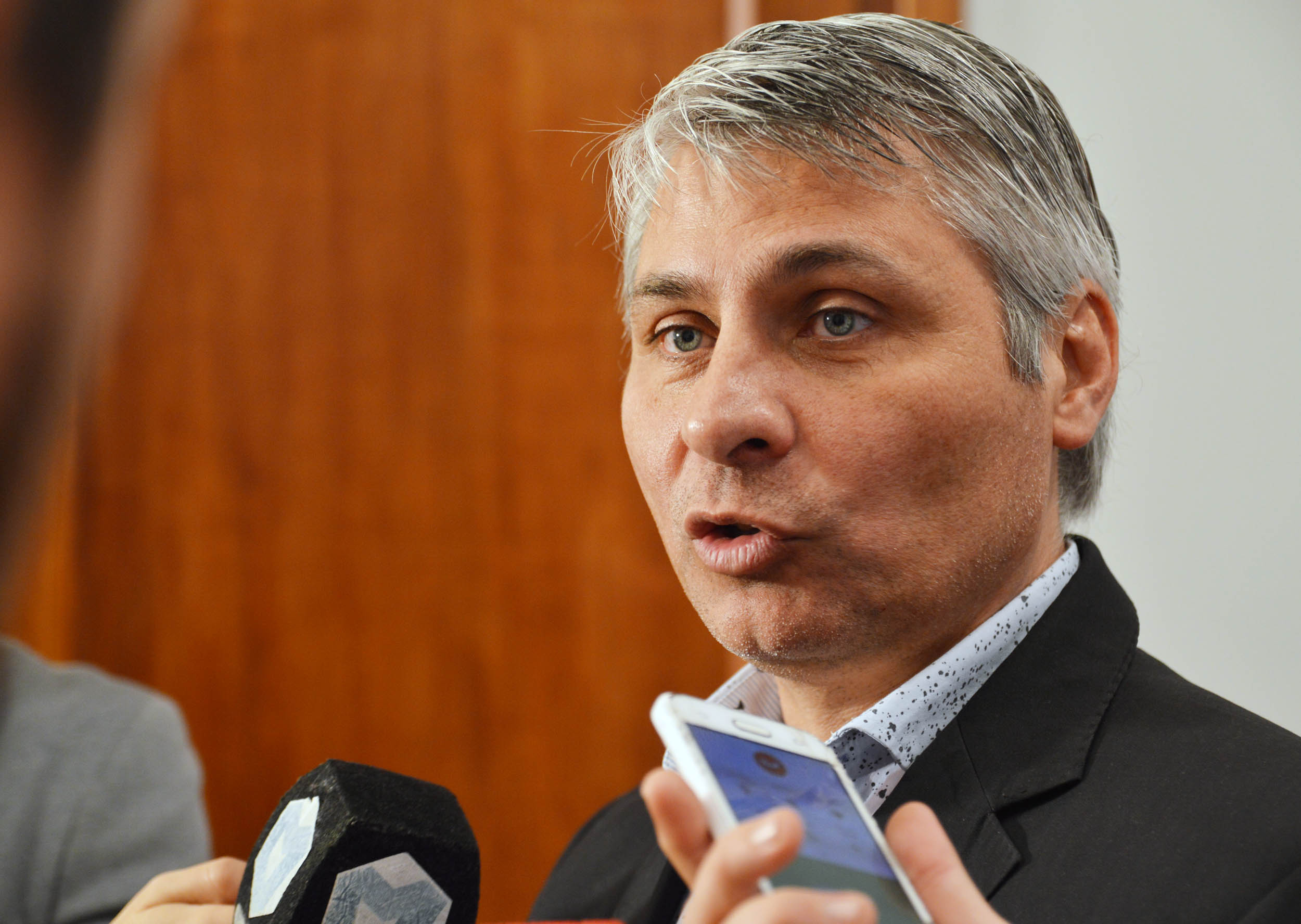 RENUNCIÓ EL MINISTRO DE EDUCACIÓN PAULO CASSUTTI