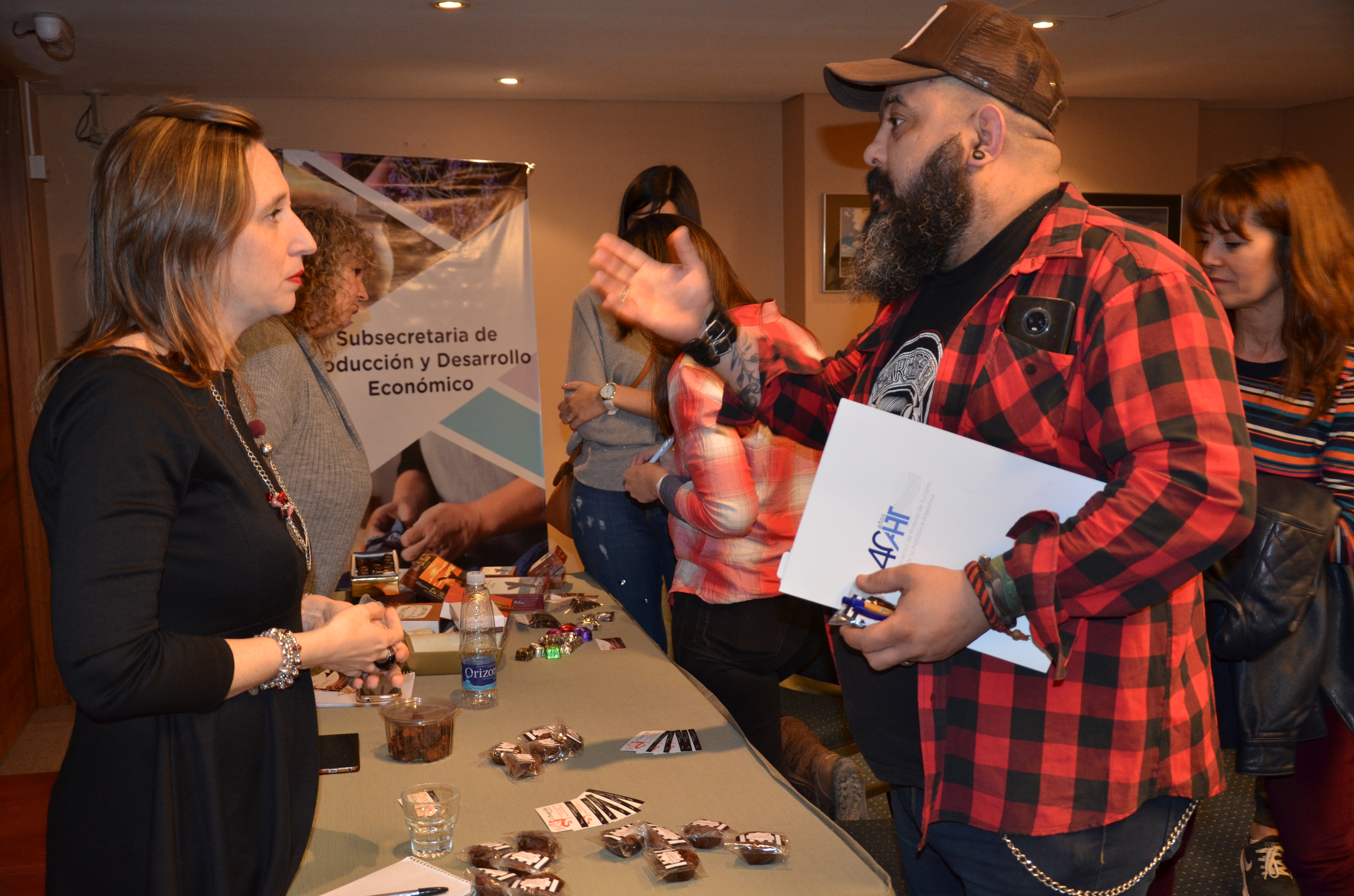 CONVOCAN A EMPRENDEDORES LOCALES AL SEGUNDO ENCUENTRO DE COMERCIALIZACIÓN