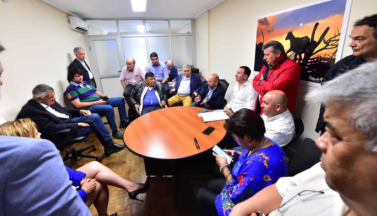 EL PRESIDENTE DEL PJ A NIVEL NACIONAL, CON DIRIGENTES DE LA PROVINCIA