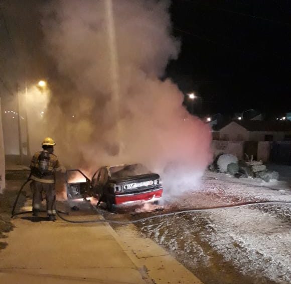 DETUVIERON A UN JOVEN POR INCENDIAR AUTOS