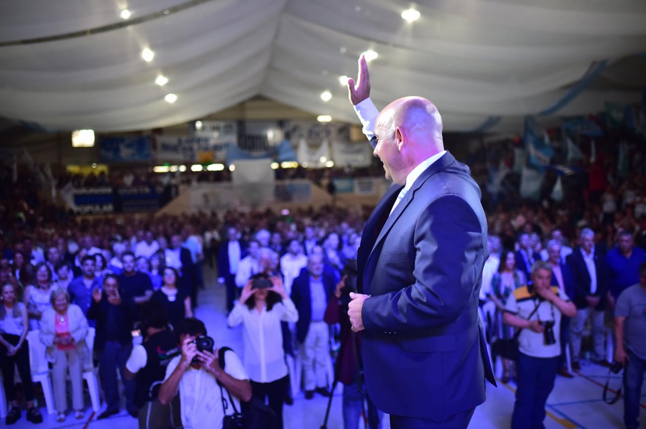 GUSTAVO SASTRE JURÓ COMO NUEVO INTENDENTE DE LA CIUDAD