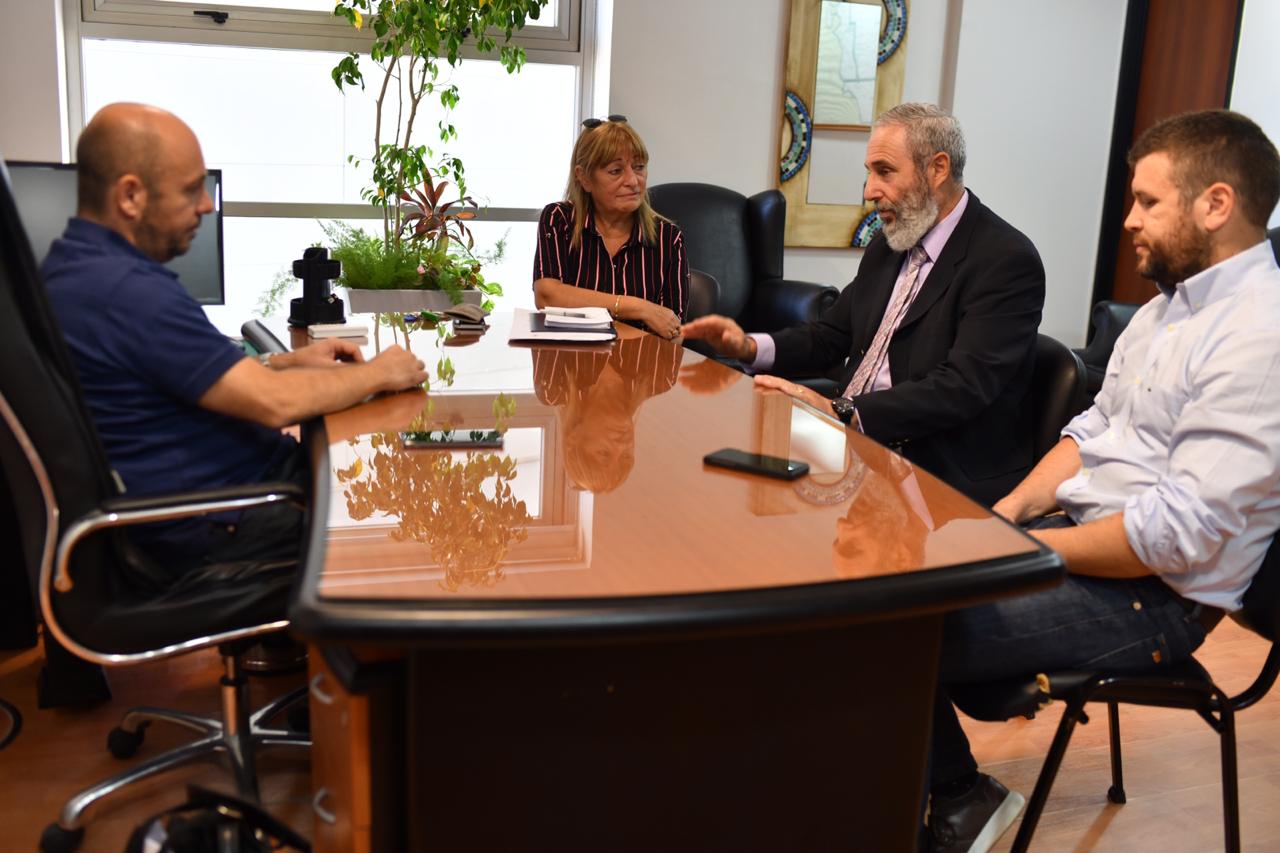 SASTRE CON MANTEGNA Y CASANOVAS