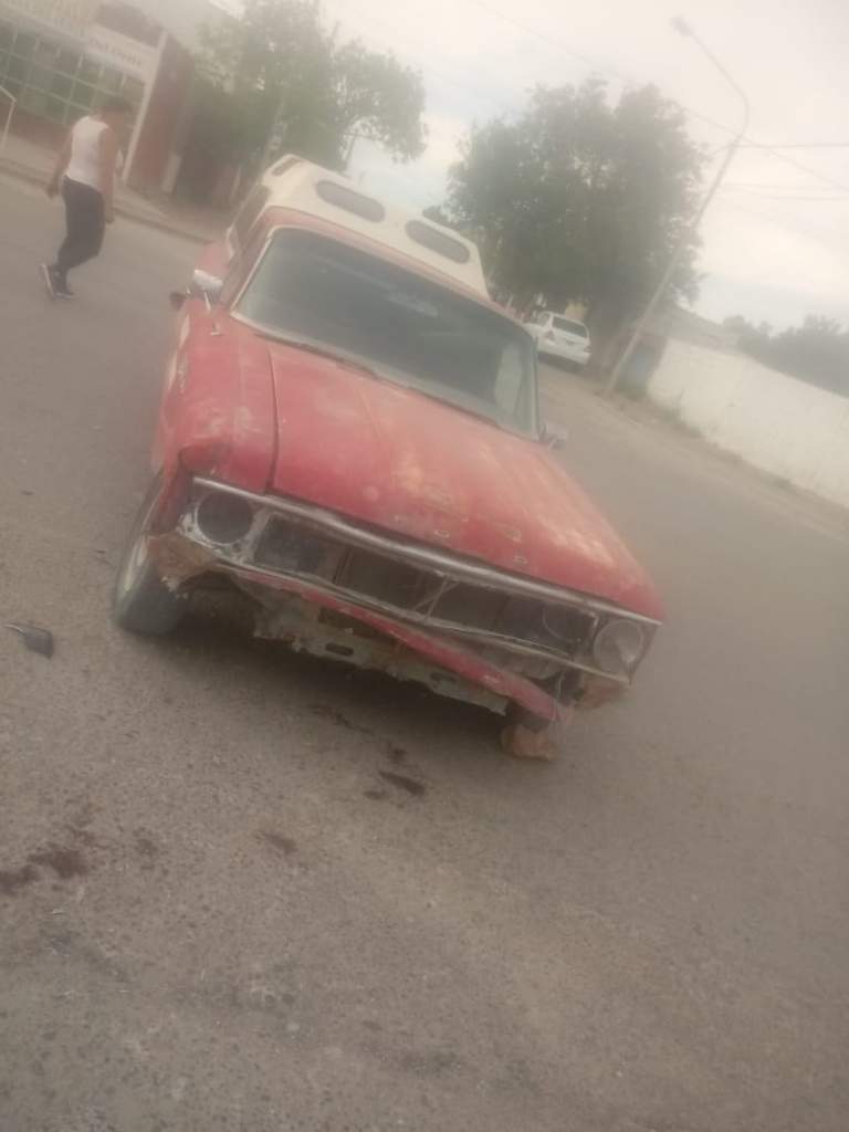 UN HOSPITALIZADO TRAS CHOQUE ENTRE UN AUTO Y UNA MOTO