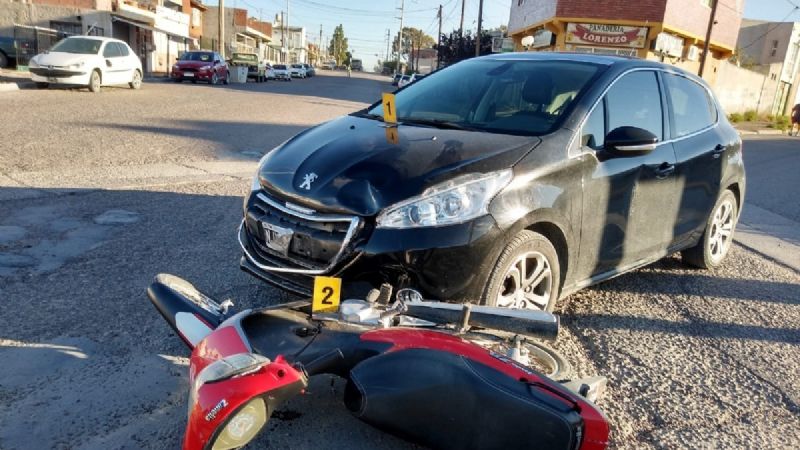 CHOQUE ENTRE MOTO Y AUTO