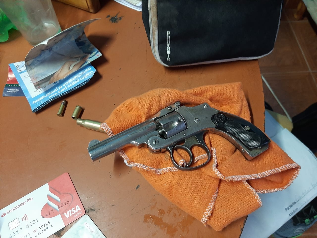 UN JOVEN DE 18 AÑOS DETENIDO POR ROBAR CON ARMA DE FUEGO