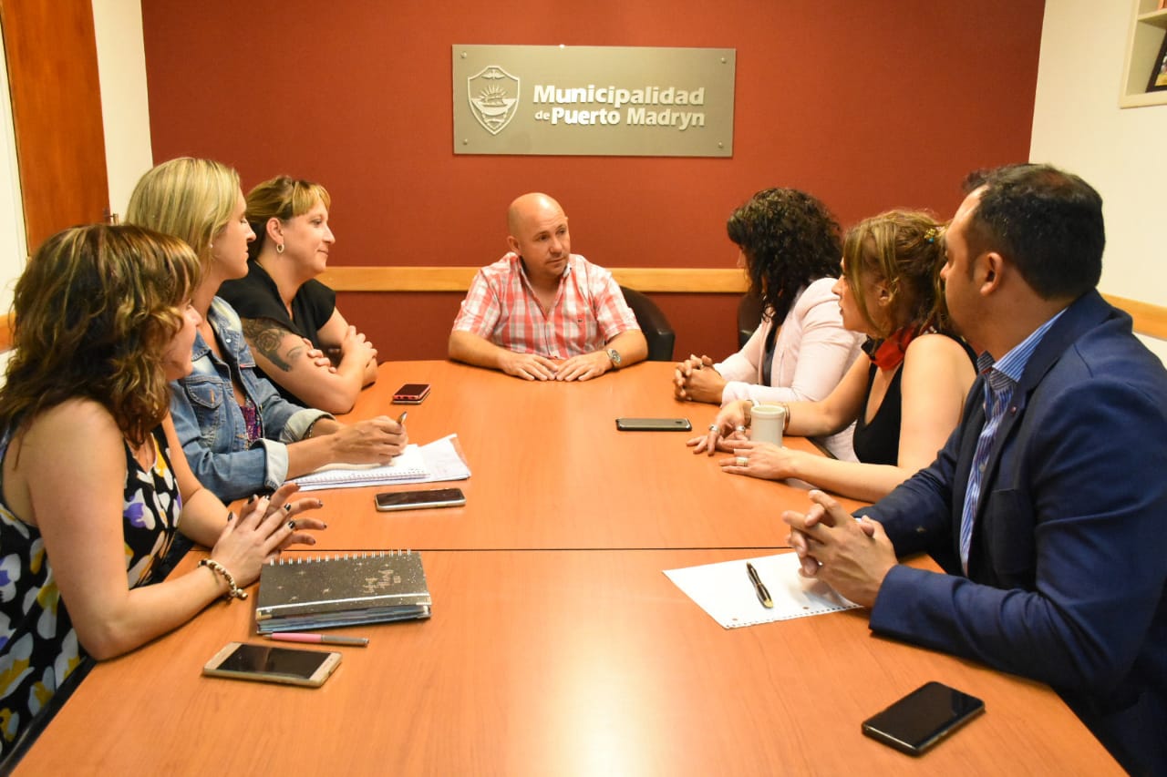 GUSTAVO  SASTRE SE REUNIÓ CON LA MINISTRA DE DESARROLLO SOCIAL