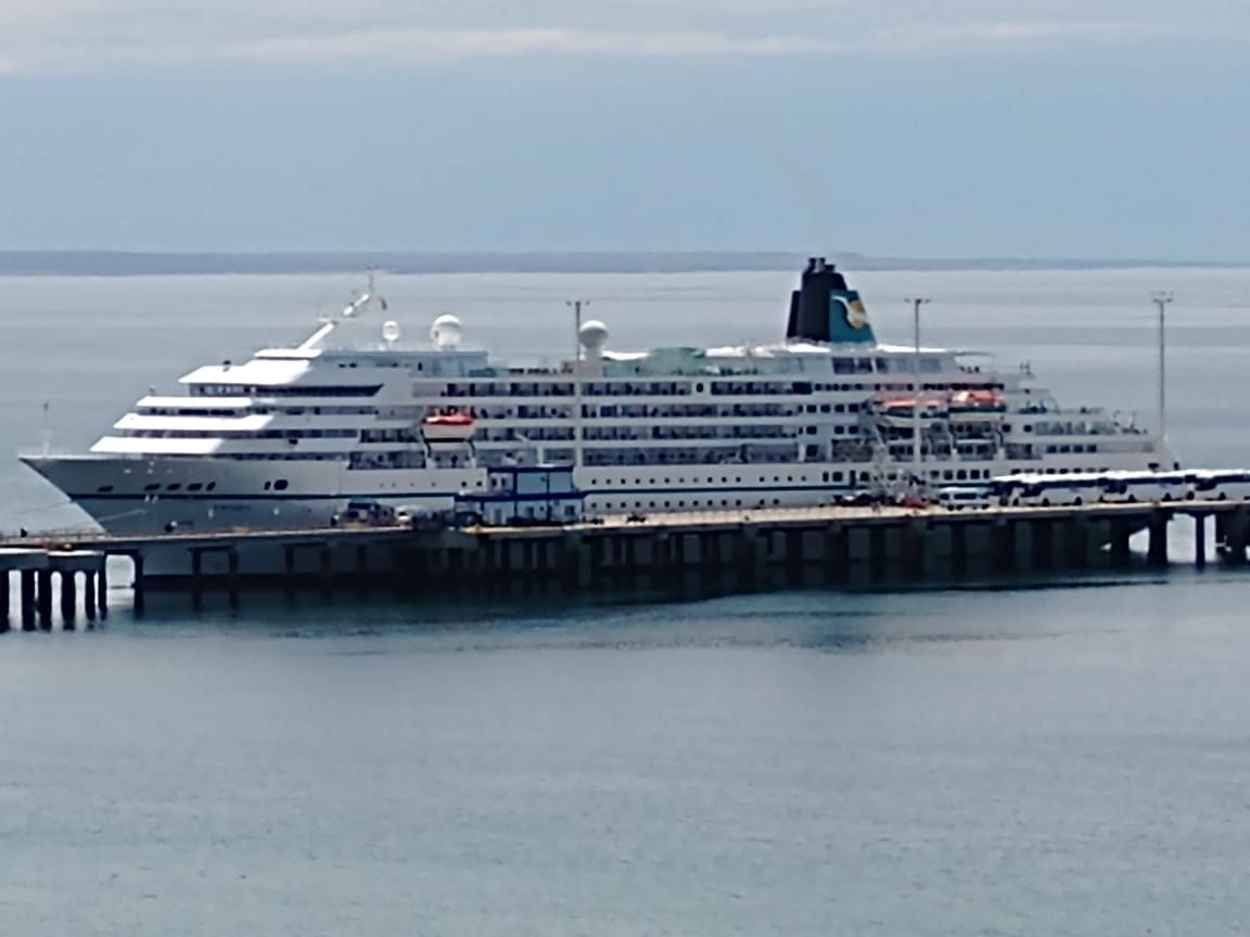 MADRYN RECIBIÓ AL BUQUE MS AMADEA