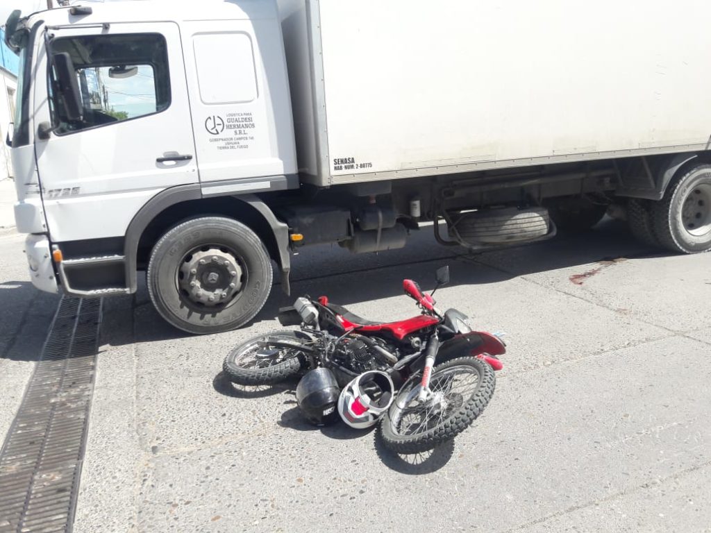 UN MENOR RESULTÓ GRAVEMENTE LESIONADO EN FUERTE CHOQUE