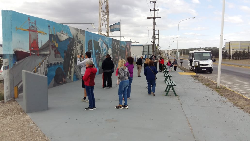 EXITOSA EDICIÓN DE VISITAS GUIADAS A LOS MUELLES STORNI Y PIEDRA BUENA