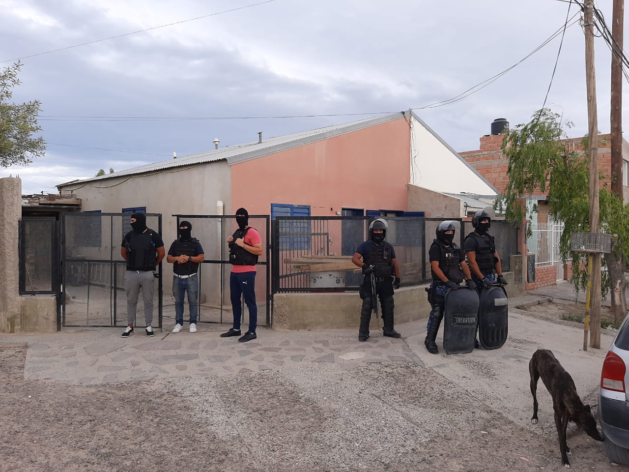 POLICÍA REALIZÓ ALLANAMIENTO POR EL ASALTO AL PAGO FÁCIL