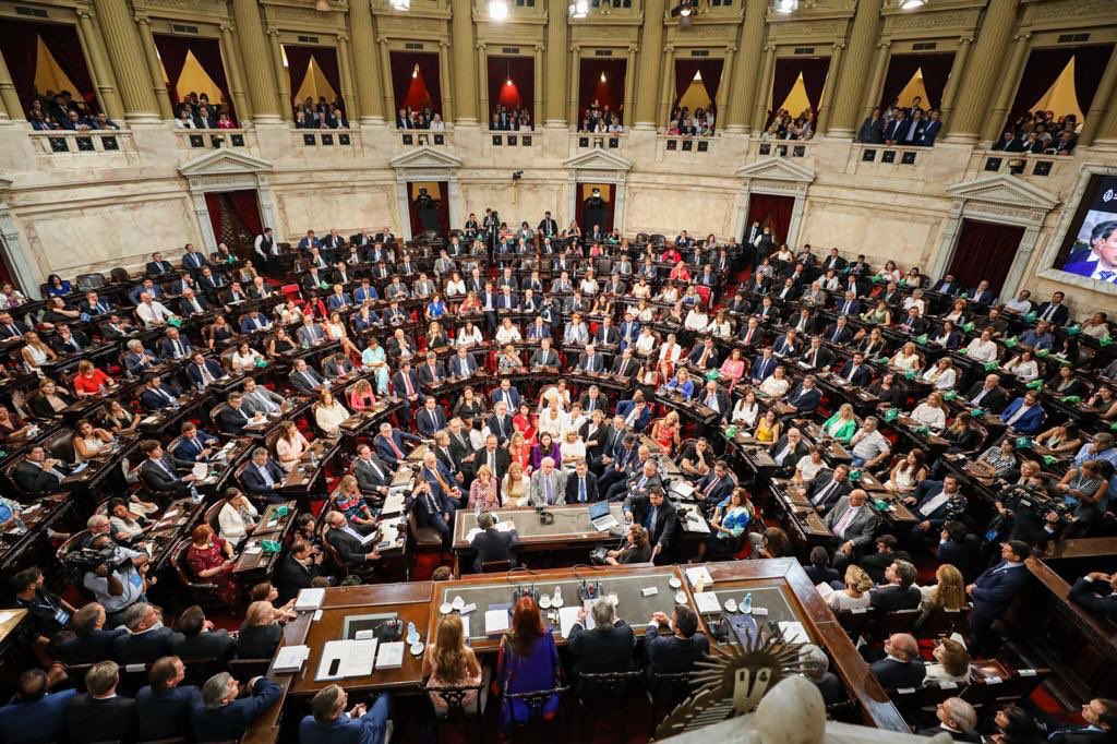 ARCIONI ESTUVO PRESENTE EN LA APERTURA DE SESIONES DEL CONGRESO NACIONAL