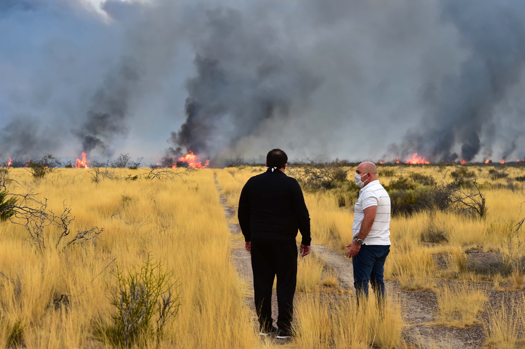 SE LOGRÓ EXTINGUIR  EL INCENDIO DESATADO EN LA ZONA NORTE DE LA CIUDAD