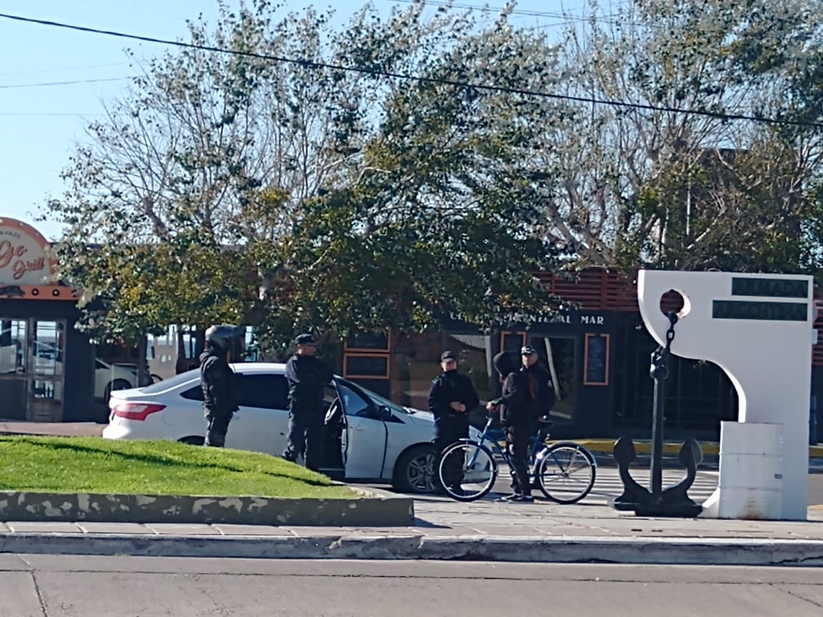 LA POLICÍA CONTINÚA CON LOS CONTROLES EN MADRYN