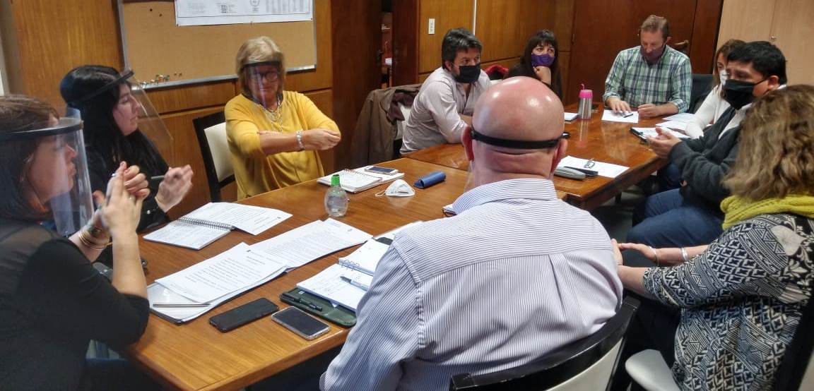 PERATA RECIBIÓ A LOS REPRESENTANTES DE LOS GREMIOS DOCENTES