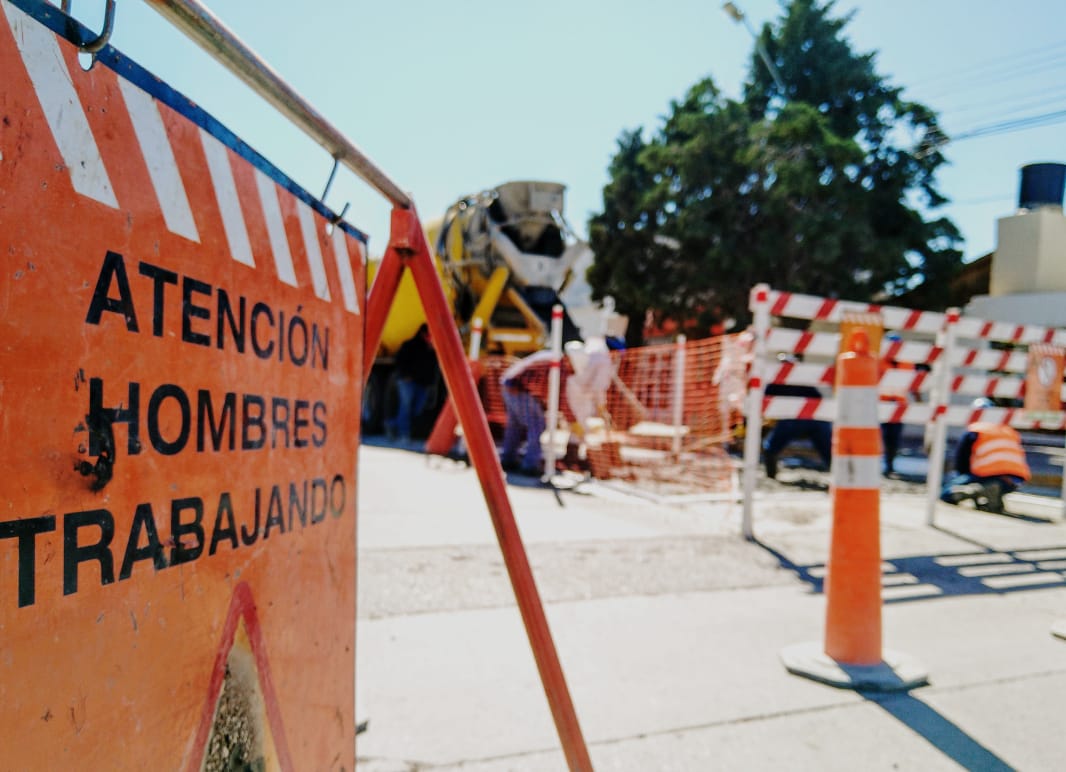 OBRAS DE REPARACIÓN DE CLAZADA EN DISTINTOS PUNTOS DE LA CIUDAD