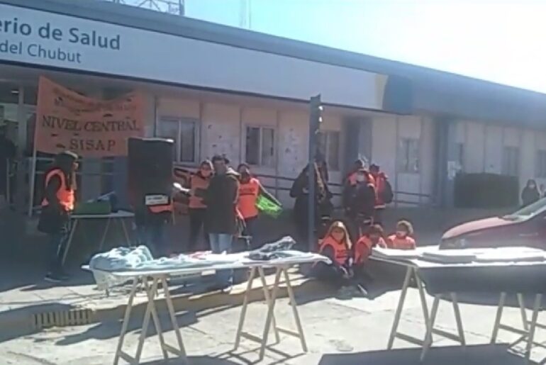 PURATICH DENUNCIÓ EL BLOQUEOS A LAS OFICINAS MINISTERIALES