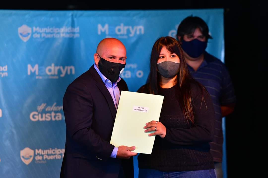 SASTRE ENTREGÓ APORTES A JÓVENES EMPRENDEDORES