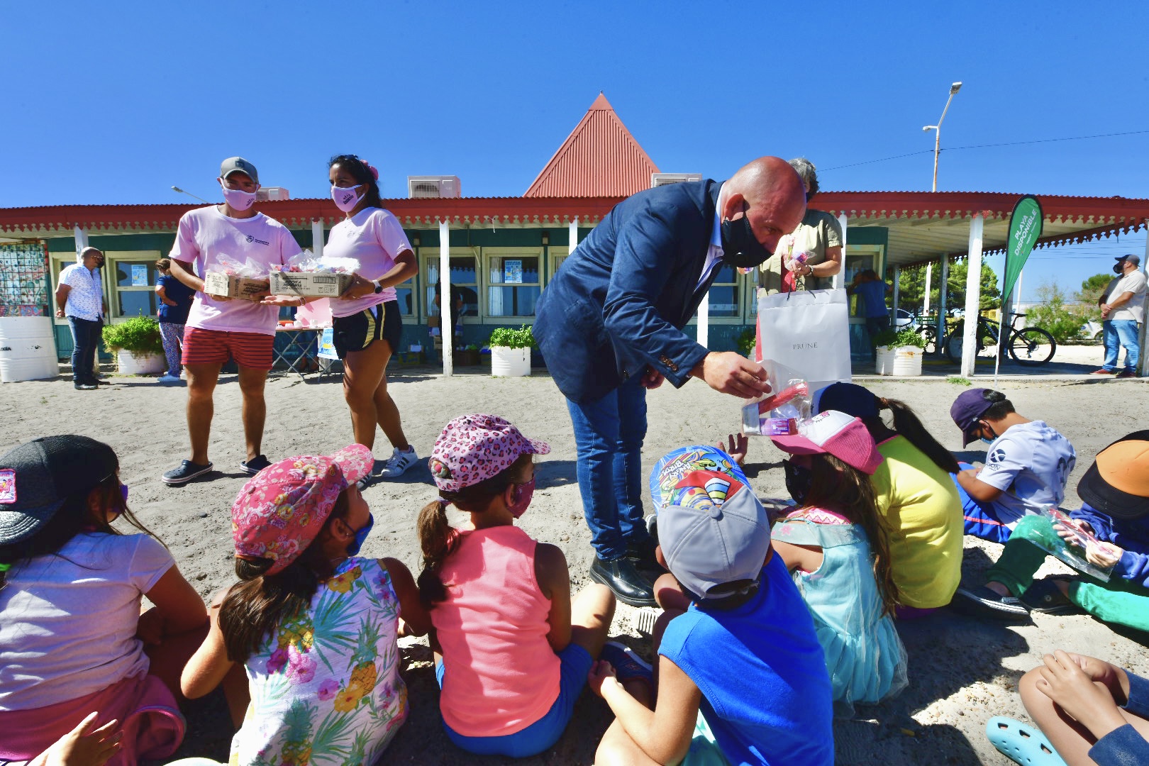 KITS ODONTOLÓGICOS PARA 200 NIÑOS DE LA COLONIA MUNICIPAL