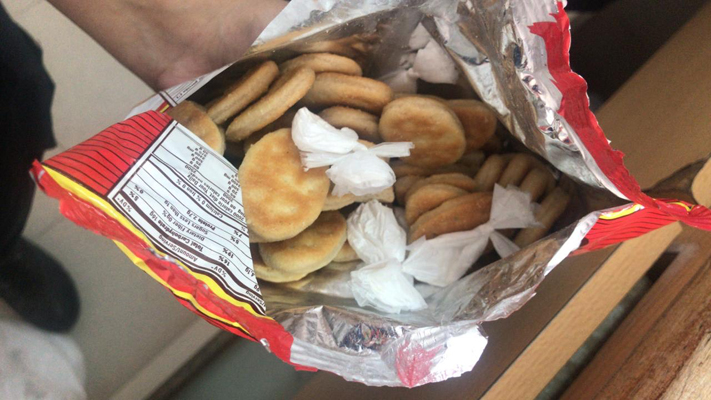 BIZCOCHITOS Y SORPRESA