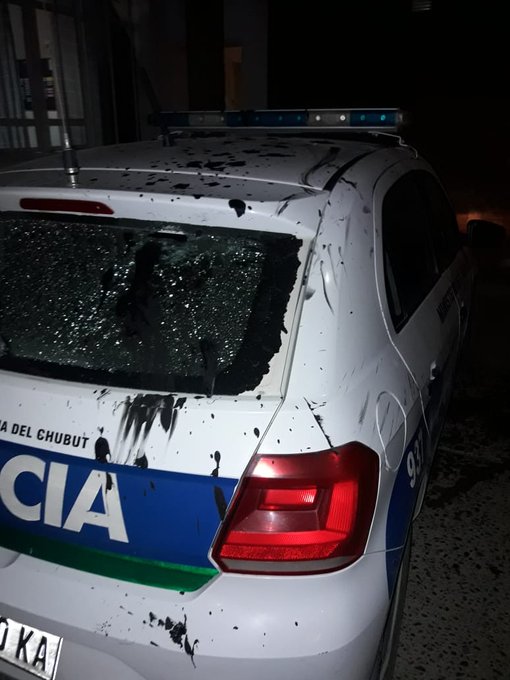 ESCRACHE FRENTE A LA VIVIENDA DE UN DETENIDO POR ABUSO SEXUAL