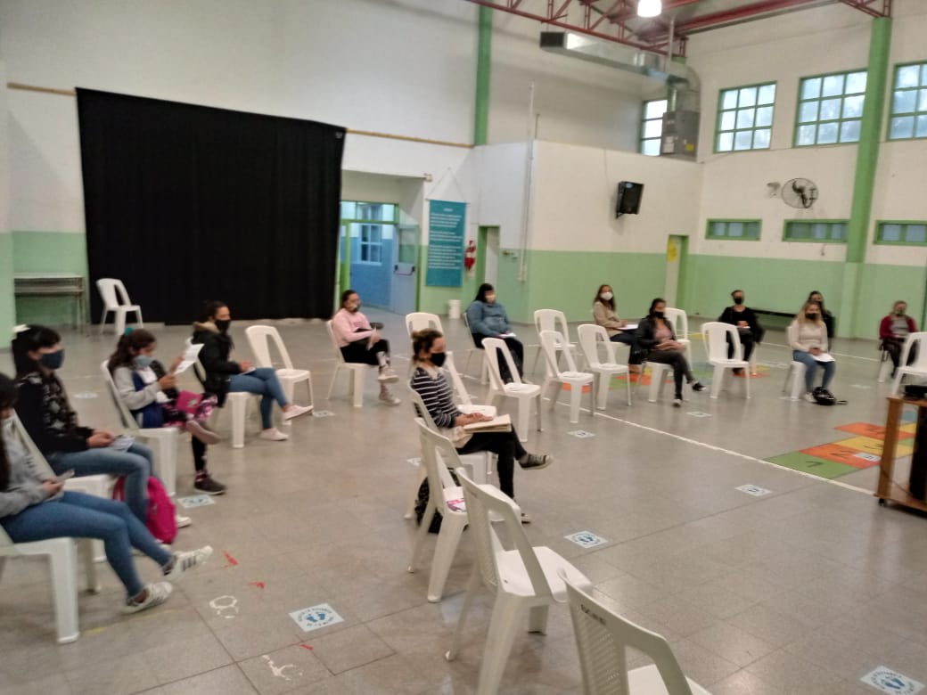 CONTINÚAN LAS CHARLAS PARA INGRESANTES EN EL ISFD N°803