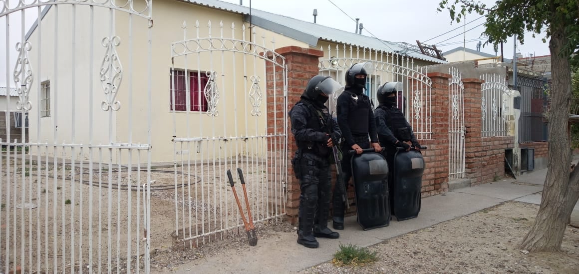 TENÍA SALIDAS TRANSITORIAS POR HOMICIDIO Y LO DETIENEN POR APUÑALAR A UNA PERSONA