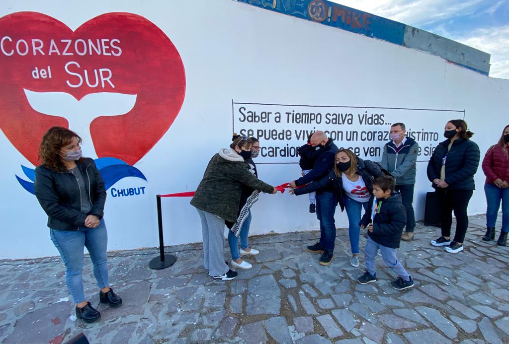 SASTRE INAUGURÓ EL MURAL POR EL DÍA MUNDIAL DE LAS CARDIOPATÍAS CONGÉNITAS