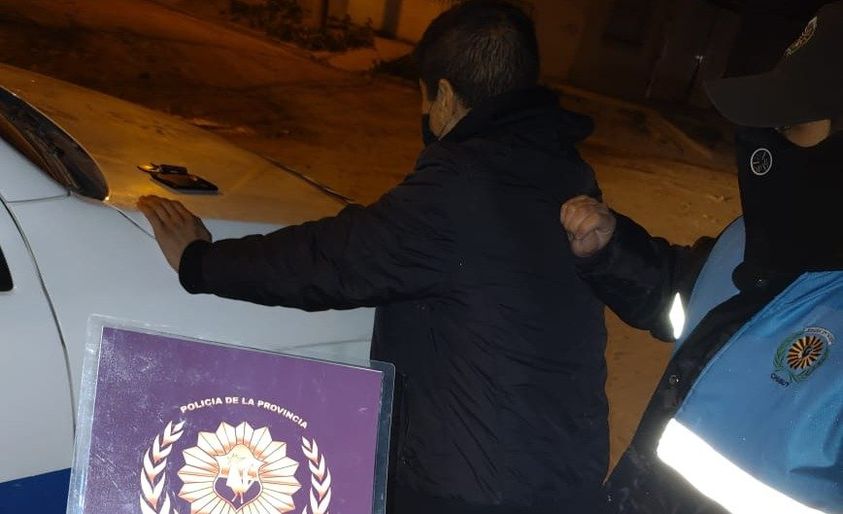 CIRCULABA POR LA CALLE CON PEDIDO DE CAPTURA