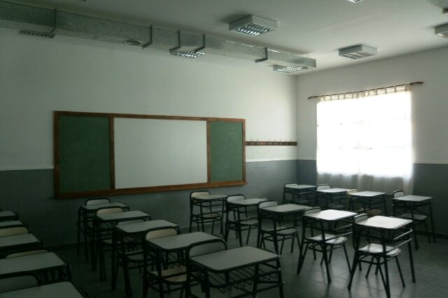 Directivos de escuelas secundarias rechazaron licencias masivas de docentes
