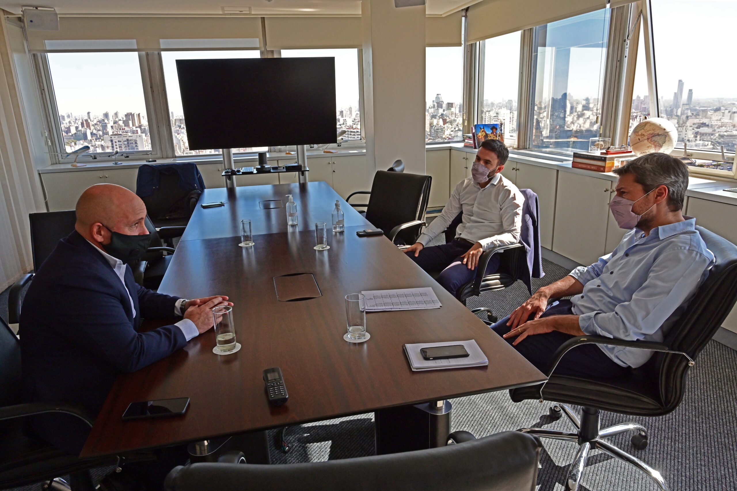 SASTRE Y LAMMENS ANALIZARON MEDIDAS DE CARA A LOS NUEVOS DESAFÍOS DEL TURISMO