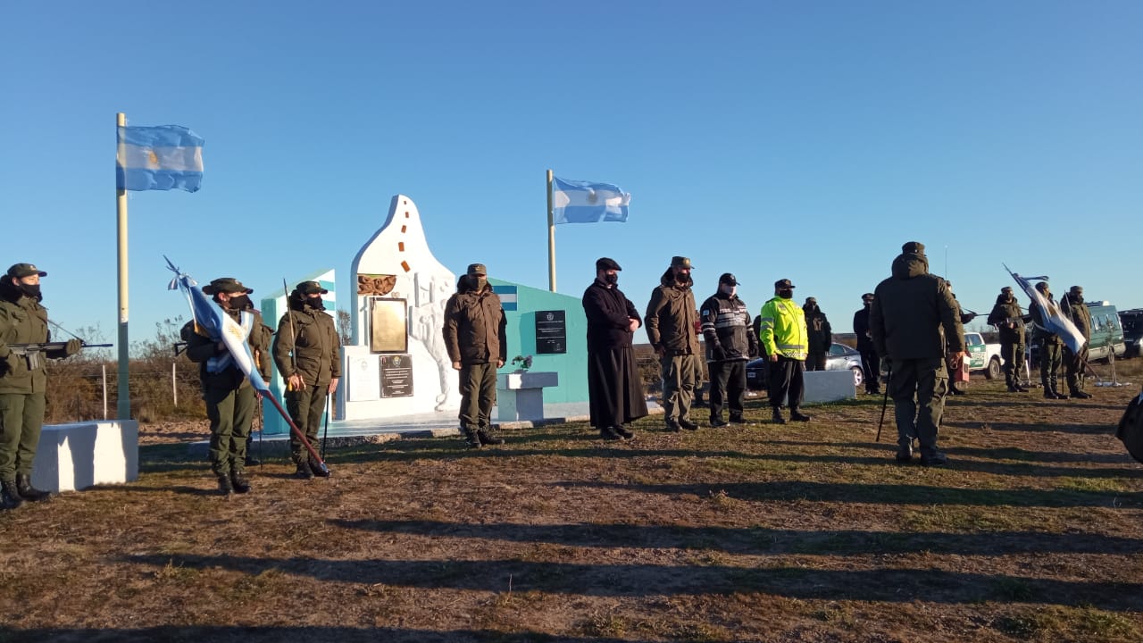 HOMENAJEARON A LOS GENDARMES QUE FALLECIERON EN RUTA Nº3