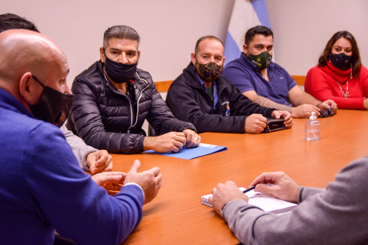 TRAS VACUNAR A LOS GRUPOS DE RIESGO, EN MADRYN SE AVANZA CON LAS PERSONAS QUE ESTÁN MÁS EXPUESTAS POR SU ACTIVIDAD