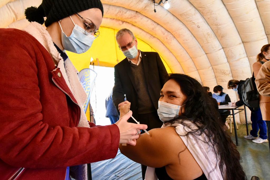 SE REGISTRÓ UN IMPORTANTE DESCENSO EN EL NÚMERO DE CONTAGIOS E INTERNACIONES POR COVID-19 EN CHUBUT