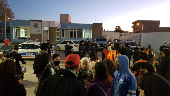 LIBERAN A DETENIDO DURANTE MARCHA CONTRA LA MINERÍA