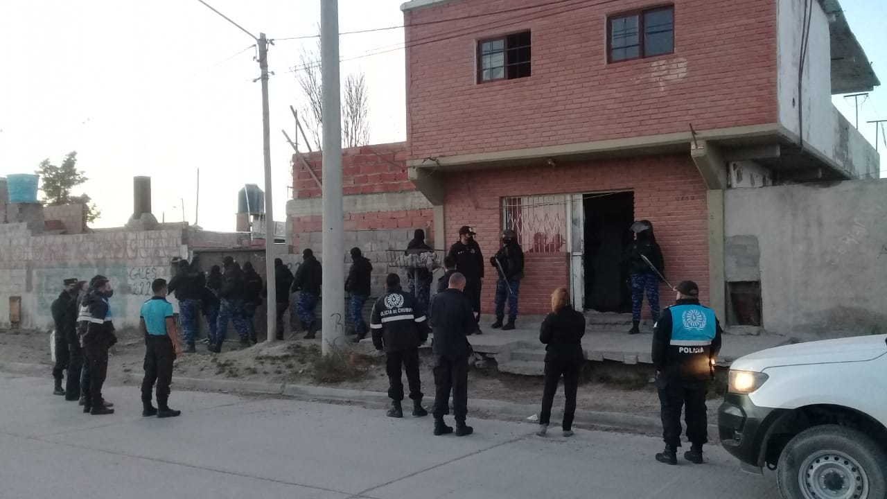 REALIZARON ALLANAMIENTOS POR UN ROBO A MANO ARMADA