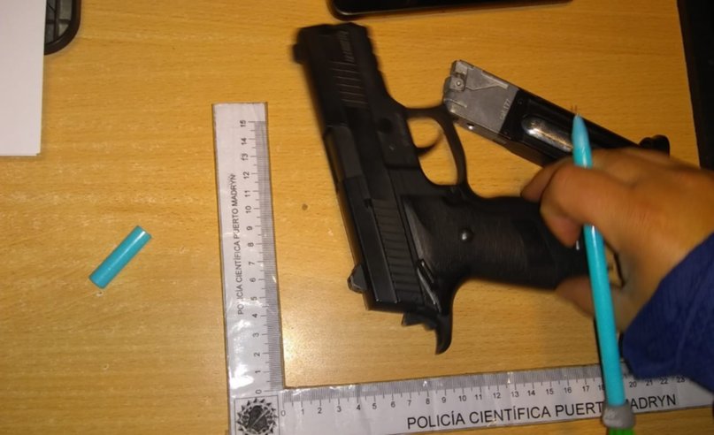 LO DETUVIERON POR AMENAZAR CON UN ARMA DE FUEGO
