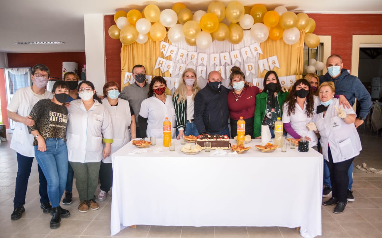 EL INTENDENTE ESTUVO EN LA REAPERTURA DEL HOGAR DE DÍA “NUESTROS ABUELOS”